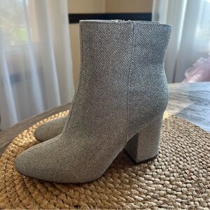 Madden Girl Silver Sparkly Ankle Boots size 8 New  festivals Swifty concert